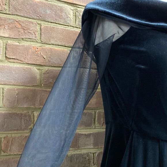 Calvin Klein Black Velour Sheer Zippered Long Sleeve Off Shoulder Jumpsuit Size - Picture 4 of 8